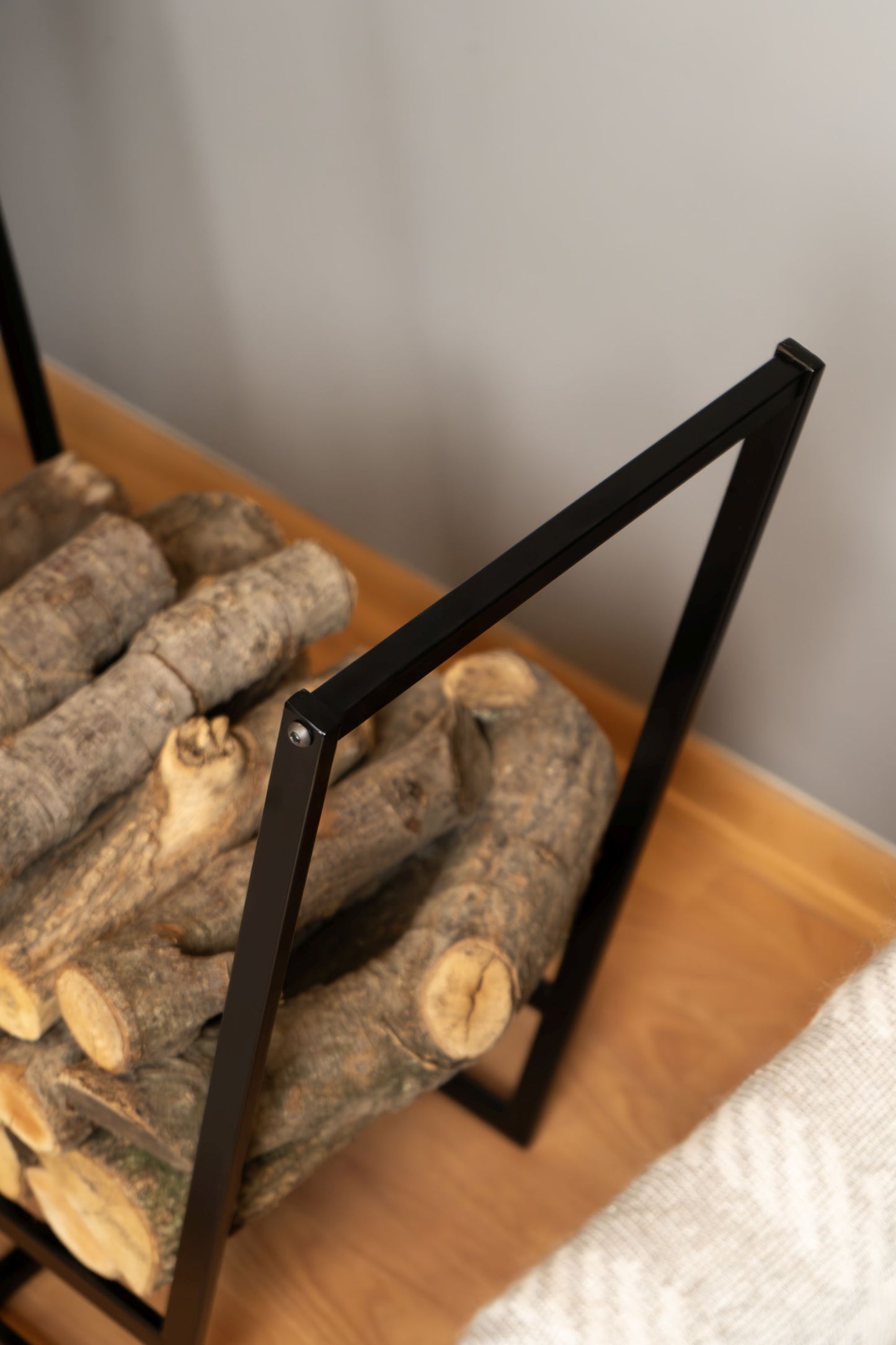 Stylish Indoor Firewood Rack , Metal Firewood Holder, Indoor Firewood Rack