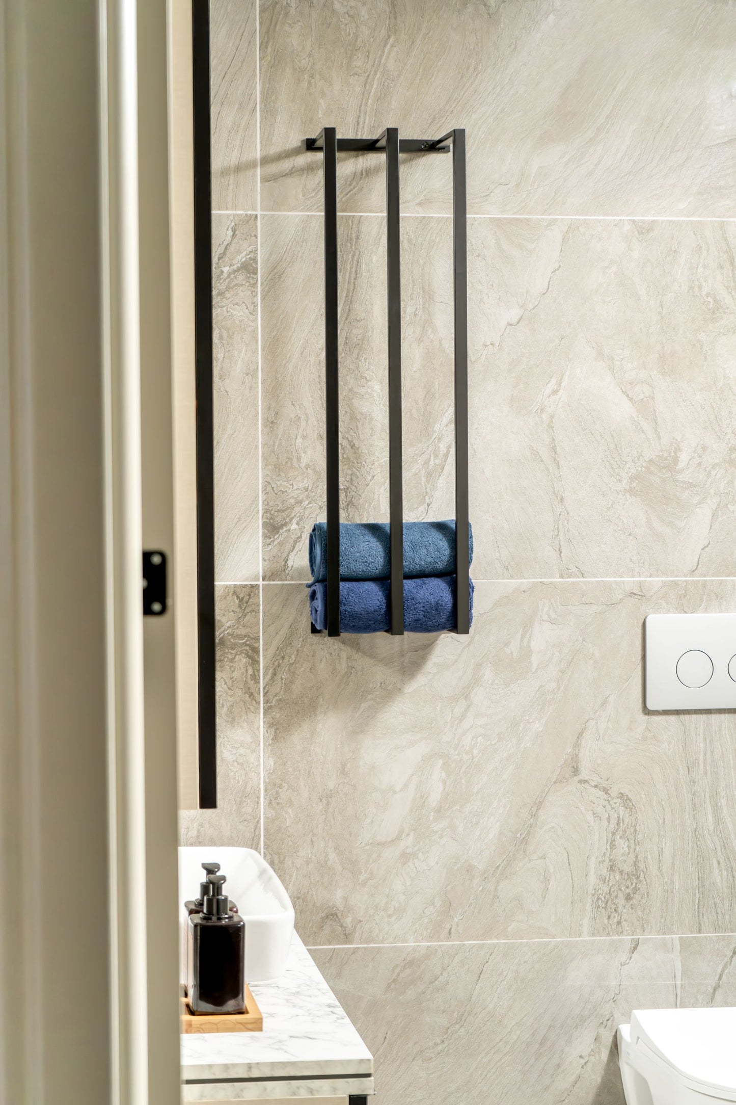 Metal Bathroom Towel Rack